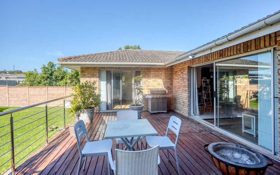 3 Bedroom Property for Sale in Beacon Bay North Eastern Cape
